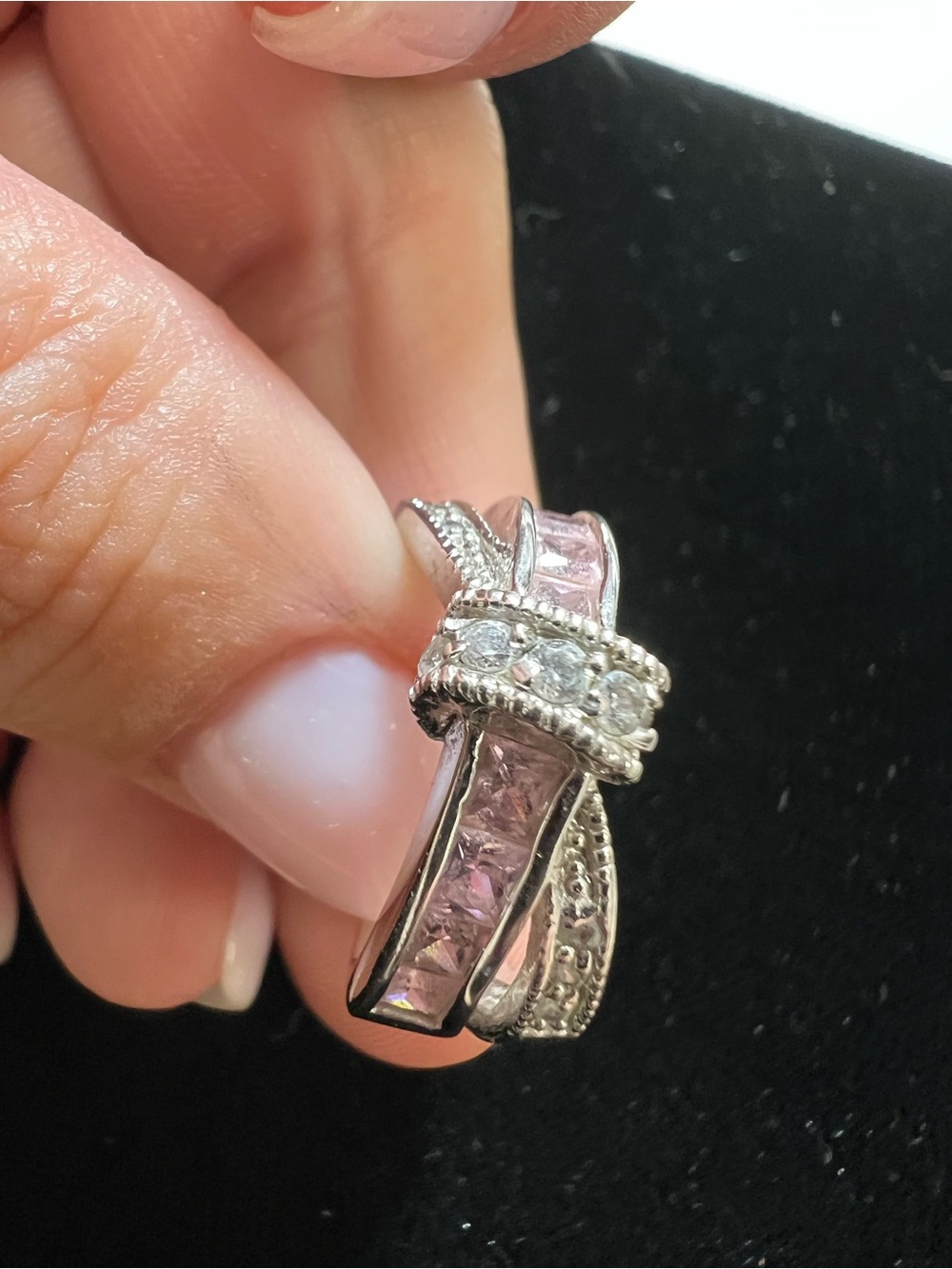 10k white gold Pink and clear stones ribbon ring